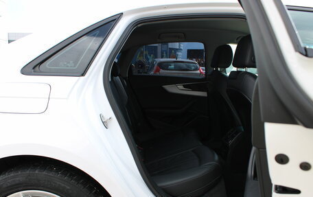 Audi A4, 2018 год, 2 299 000 рублей, 16 фотография