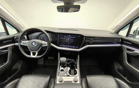 Volkswagen Touareg III, 2019 год, 4 934 400 рублей, 7 фотография