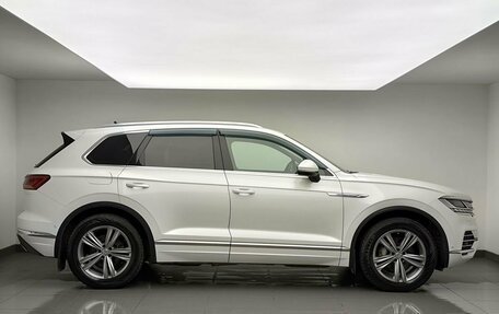 Volkswagen Touareg III, 2019 год, 4 934 400 рублей, 3 фотография