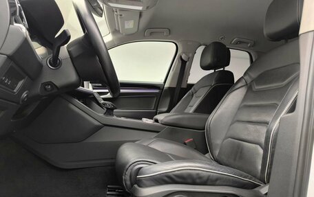 Volkswagen Touareg III, 2019 год, 4 934 400 рублей, 15 фотография