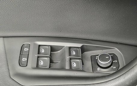 Volkswagen Touareg III, 2019 год, 4 934 400 рублей, 18 фотография