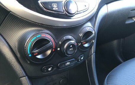 Hyundai Solaris II рестайлинг, 2013 год, 845 000 рублей, 14 фотография