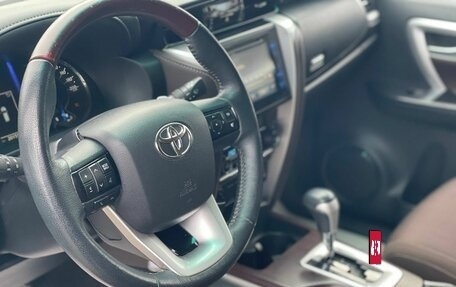 Toyota Fortuner II, 2018 год, 3 000 000 рублей, 10 фотография