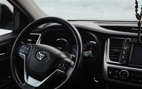 Toyota Highlander III, 2015 год, 4 100 000 рублей, 10 фотография