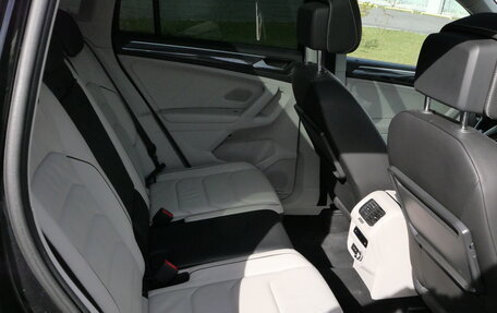 Volkswagen Tiguan II, 2019 год, 4 100 000 рублей, 27 фотография