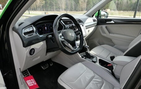 Volkswagen Tiguan II, 2019 год, 4 100 000 рублей, 23 фотография