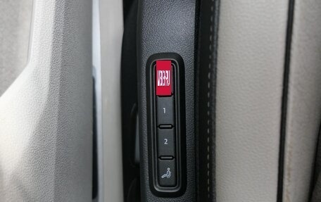 Volkswagen Tiguan II, 2019 год, 4 100 000 рублей, 30 фотография