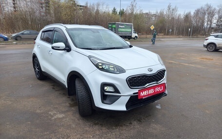 KIA Sportage IV рестайлинг, 2020 год, 2 100 000 рублей, 2 фотография