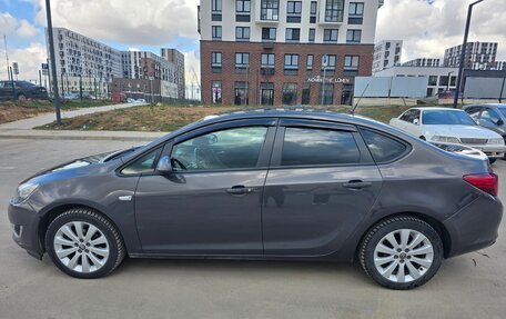 Opel Astra J, 2013 год, 800 000 рублей, 6 фотография