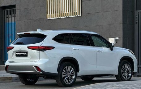 Toyota Highlander, 2026 год, 5 590 000 рублей, 2 фотография