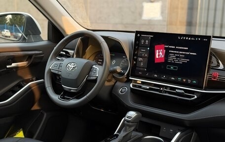 Toyota Highlander, 2026 год, 5 590 000 рублей, 26 фотография