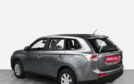 Mitsubishi Outlander III рестайлинг 3, 2013 год, 1 435 000 рублей, 4 фотография