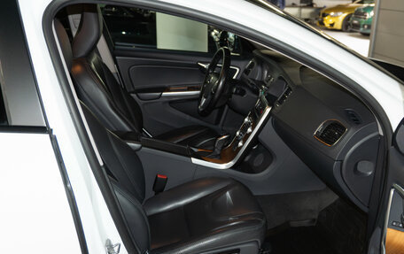 Volvo S60 Cross Country, 2017 год, 2 450 000 рублей, 8 фотография