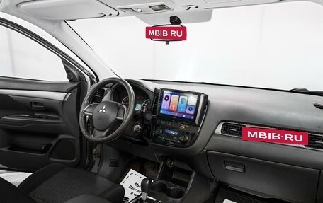Mitsubishi Outlander III рестайлинг 3, 2013 год, 1 435 000 рублей, 12 фотография