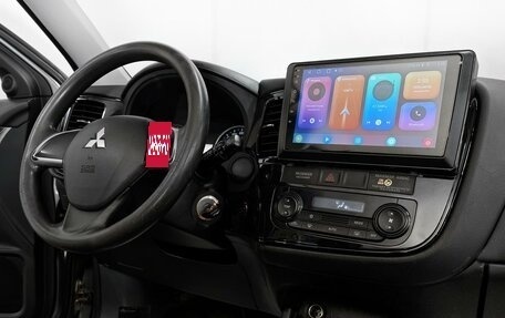 Mitsubishi Outlander III рестайлинг 3, 2013 год, 1 435 000 рублей, 11 фотография