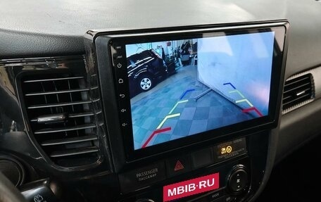 Mitsubishi Outlander III рестайлинг 3, 2013 год, 1 435 000 рублей, 9 фотография