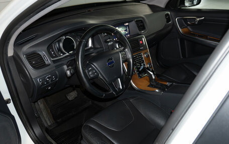 Volvo S60 Cross Country, 2017 год, 2 450 000 рублей, 10 фотография