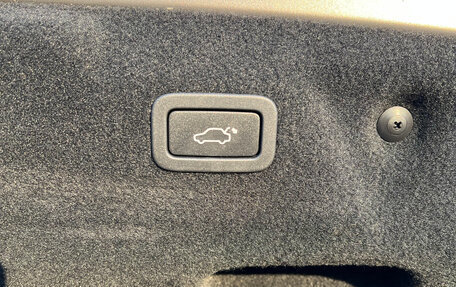 Jaguar XE I рестайлинг, 2016 год, 2 150 000 рублей, 20 фотография