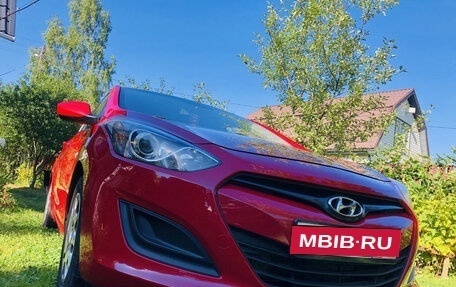 Hyundai i30 II рестайлинг, 2013 год, 900 000 рублей, 2 фотография
