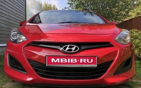 Hyundai i30 II рестайлинг, 2013 год, 900 000 рублей, 10 фотография