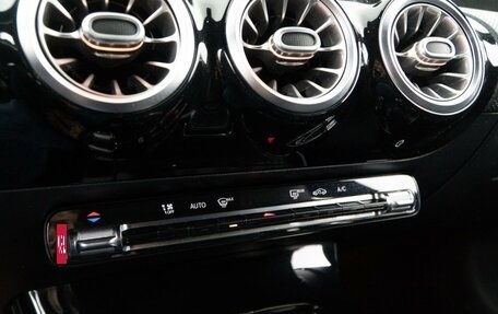 Mercedes-Benz CLA, 2019 год, 2 889 050 рублей, 14 фотография