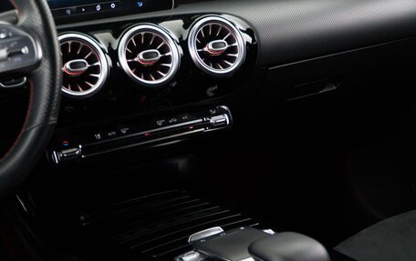 Mercedes-Benz CLA, 2019 год, 2 889 050 рублей, 16 фотография