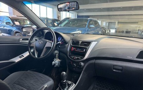 Hyundai Solaris II рестайлинг, 2015 год, 749 000 рублей, 10 фотография