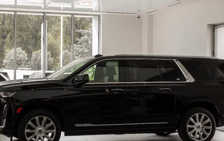 Cadillac Escalade V, 2023 год, 14 890 000 рублей, 2 фотография