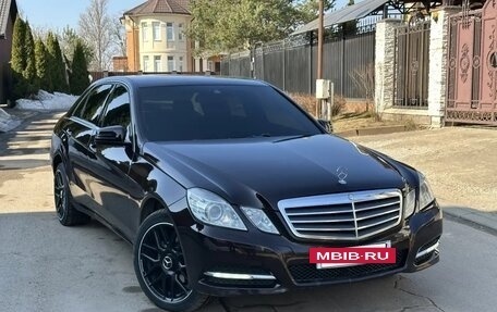 Mercedes-Benz E-Класс, 2012 год, 1 150 000 рублей, 3 фотография