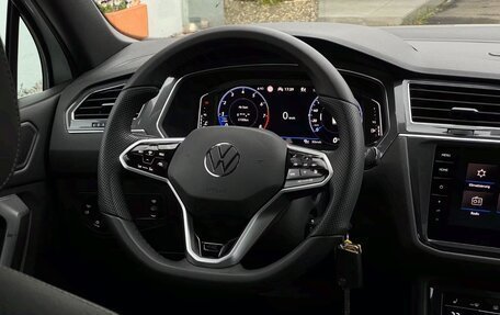 Volkswagen Tiguan II, 2023 год, 3 175 000 рублей, 38 фотография