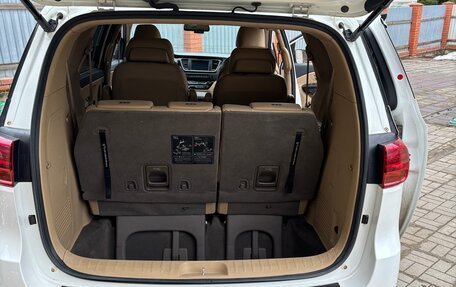 KIA Carnival III, 2018 год, 2 800 000 рублей, 4 фотография