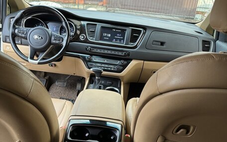 KIA Carnival III, 2018 год, 2 800 000 рублей, 9 фотография