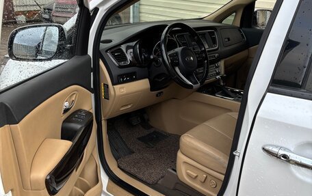 KIA Carnival III, 2018 год, 2 800 000 рублей, 11 фотография