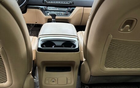 KIA Carnival III, 2018 год, 2 800 000 рублей, 16 фотография