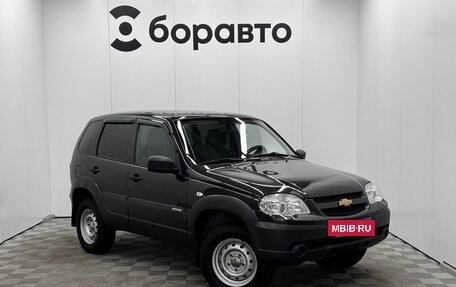 Chevrolet Niva I рестайлинг, 2017 год, 667 000 рублей, 3 фотография
