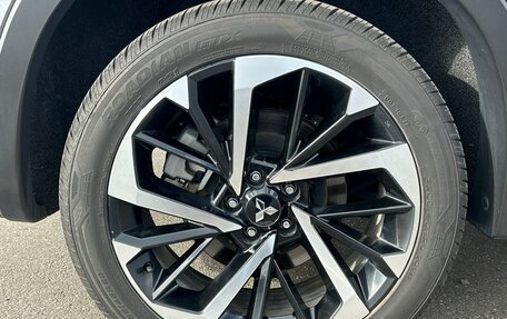 Mitsubishi Outlander, 2023 год, 3 200 000 рублей, 13 фотография