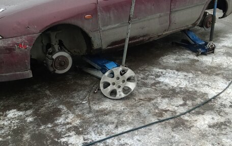 Mitsubishi Carisma I, 1996 год, 35 000 рублей, 4 фотография