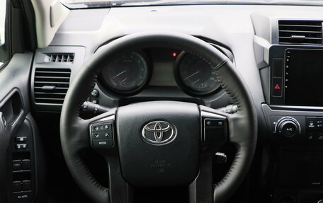 Toyota Land Cruiser Prado 150 рестайлинг 2, 2014 год, 2 950 000 рублей, 11 фотография