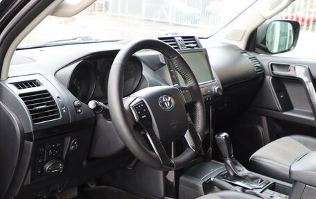 Toyota Land Cruiser Prado 150 рестайлинг 2, 2014 год, 2 950 000 рублей, 10 фотография