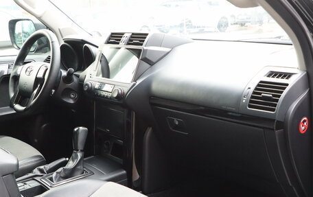 Toyota Land Cruiser Prado 150 рестайлинг 2, 2014 год, 2 950 000 рублей, 16 фотография