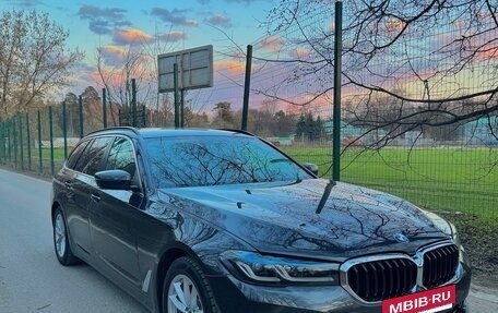 BMW 5 серия, 2021 год, 3 490 000 рублей, 2 фотография
