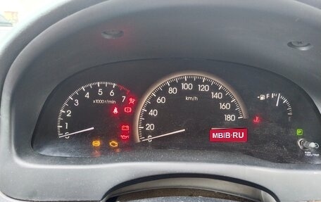 Toyota Ipsum II, 2001 год, 780 000 рублей, 1 фотография