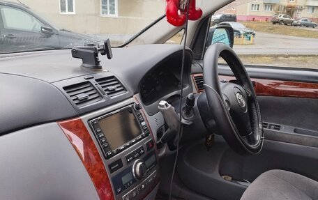 Toyota Ipsum II, 2001 год, 780 000 рублей, 4 фотография