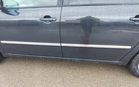 Toyota Ipsum II, 2001 год, 780 000 рублей, 3 фотография