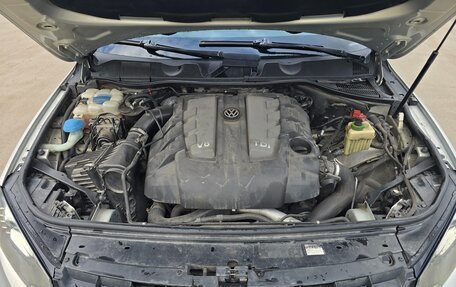 Volkswagen Touareg III, 2012 год, 1 750 000 рублей, 24 фотография