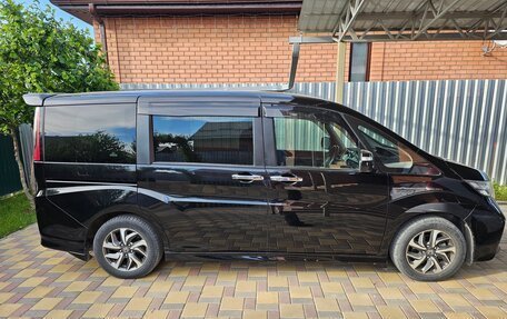 Honda Stepwgn IV, 2015 год, 1 900 000 рублей, 14 фотография
