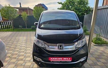 Honda Stepwgn IV, 2015 год, 1 900 000 рублей, 16 фотография