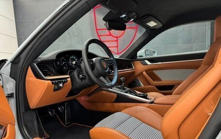 Porsche 911, 2023 год, 44 000 000 рублей, 7 фотография