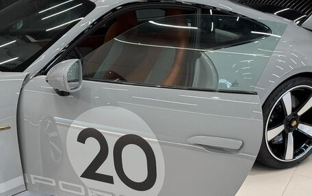 Porsche 911, 2023 год, 44 000 000 рублей, 19 фотография