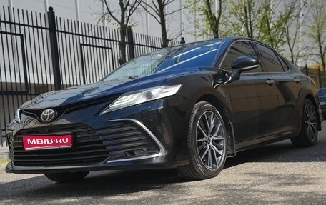 Toyota Camry, 2021 год, 3 650 000 рублей, 1 фотография